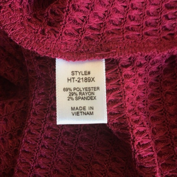 Zenana Womens Red 3/4 Sleeve V-Neck Hi-Low Hem Jacquard Sweater Size 2X/3X - Picture 11 of 11